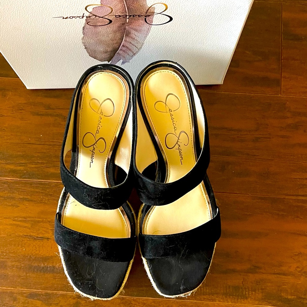Black wedges
